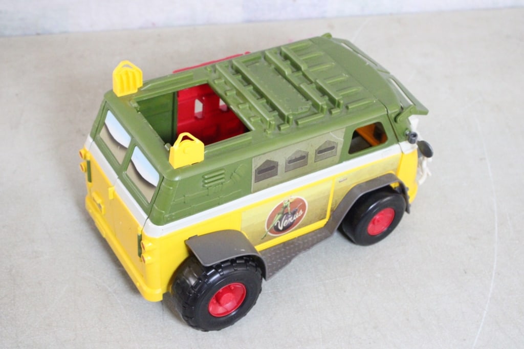 4 Teenage Mutant Turtles Vehicles - 12