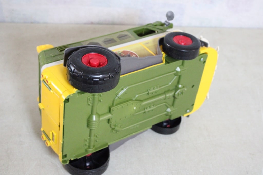 4 Teenage Mutant Turtles Vehicles - 13