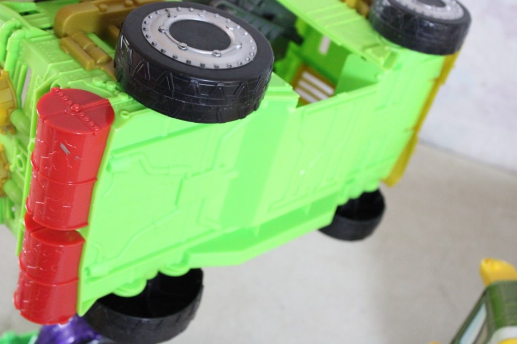 4 Teenage Mutant Turtles Vehicles - 14