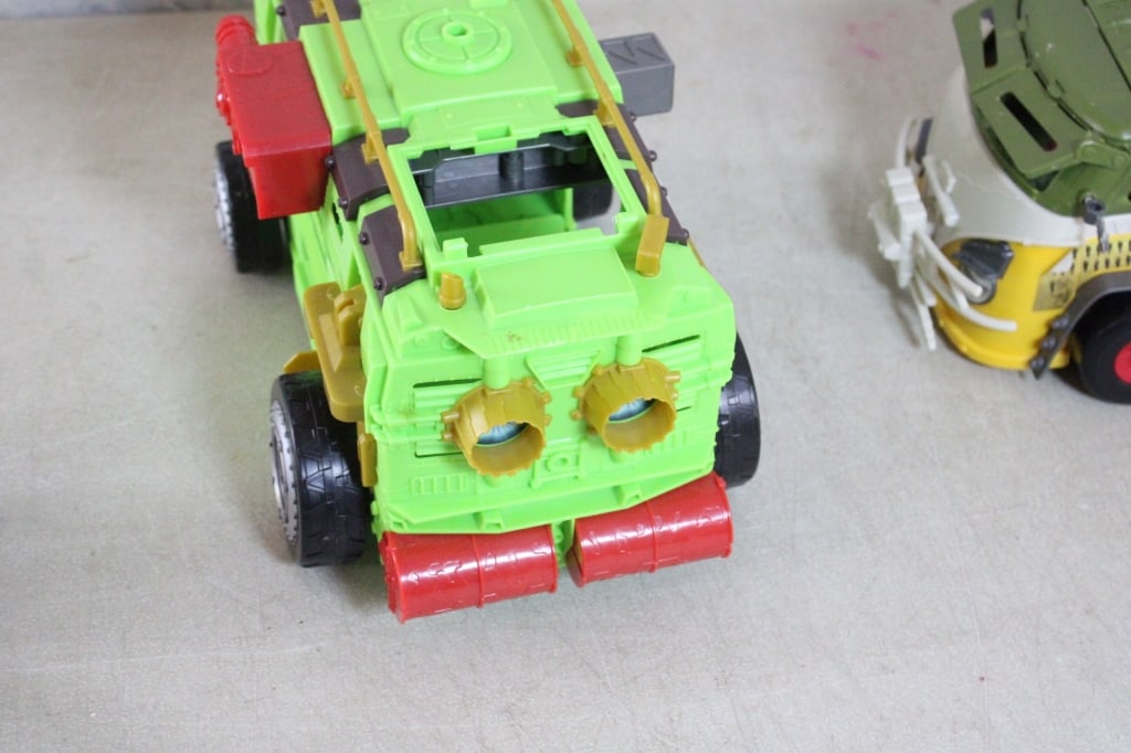 4 Teenage Mutant Turtles Vehicles - 7