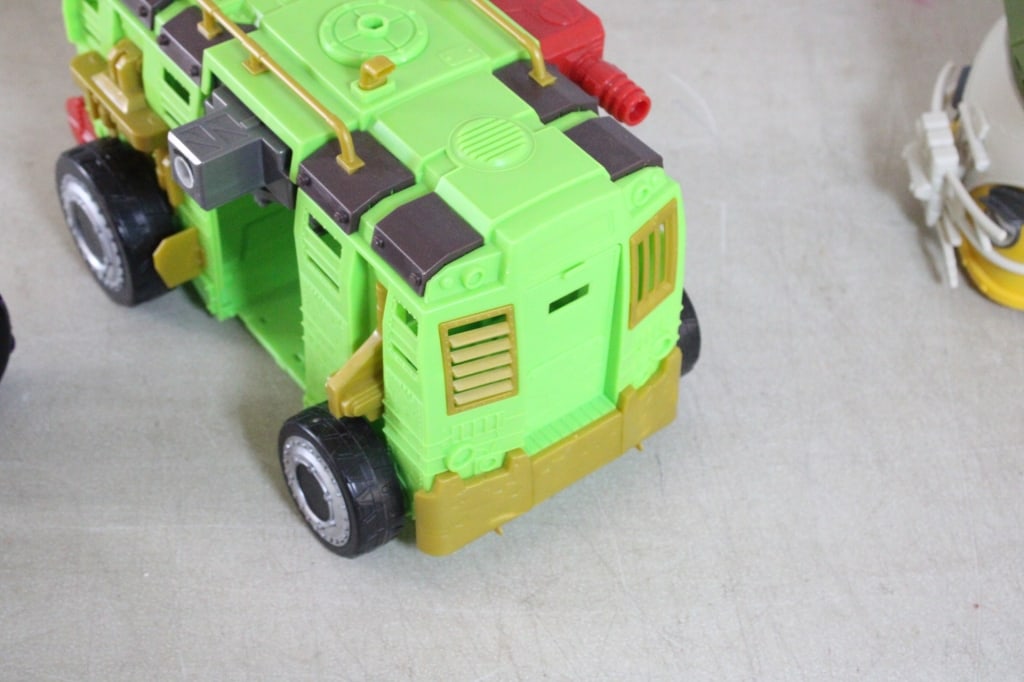 4 Teenage Mutant Turtles Vehicles - 9