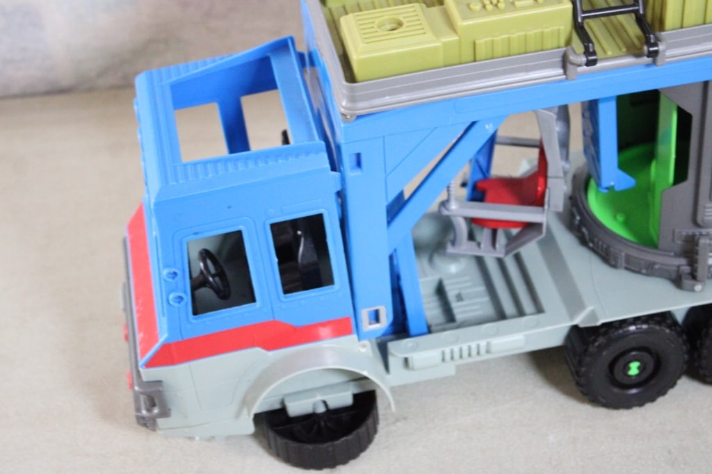 Ben 10 Rust Bucket Play Set RV Transformer - 17