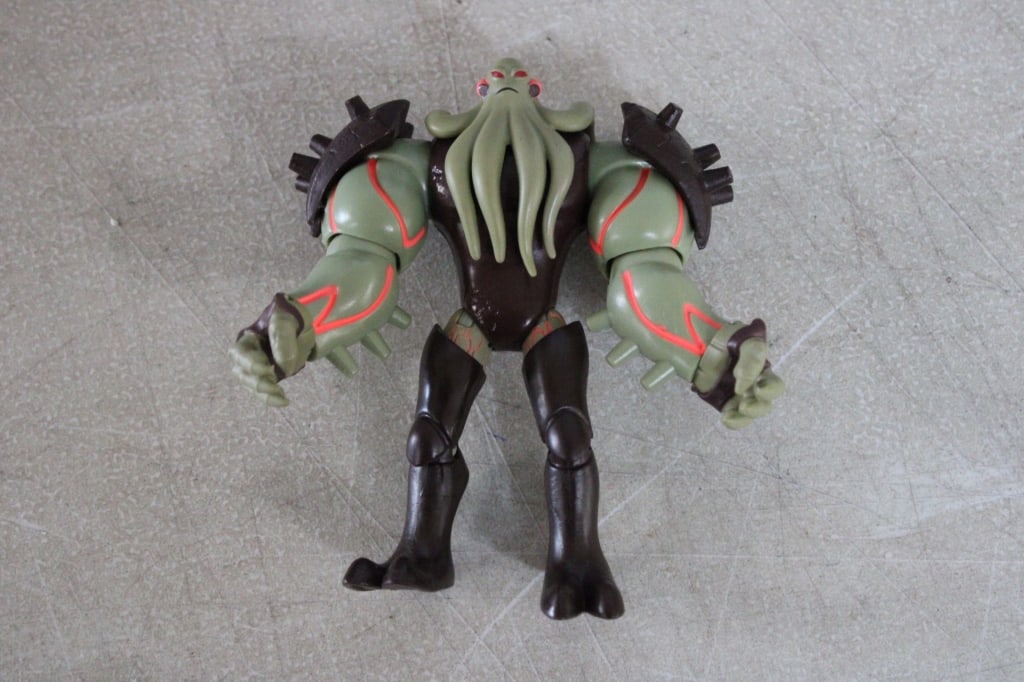 Ben 10 Rust Bucket Play Set RV Transformer - 4