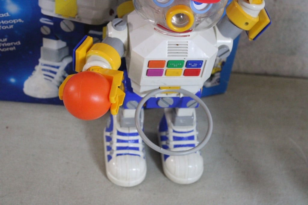 My Pal 2 Talking Robot & Robotron Robot RT2 - 16