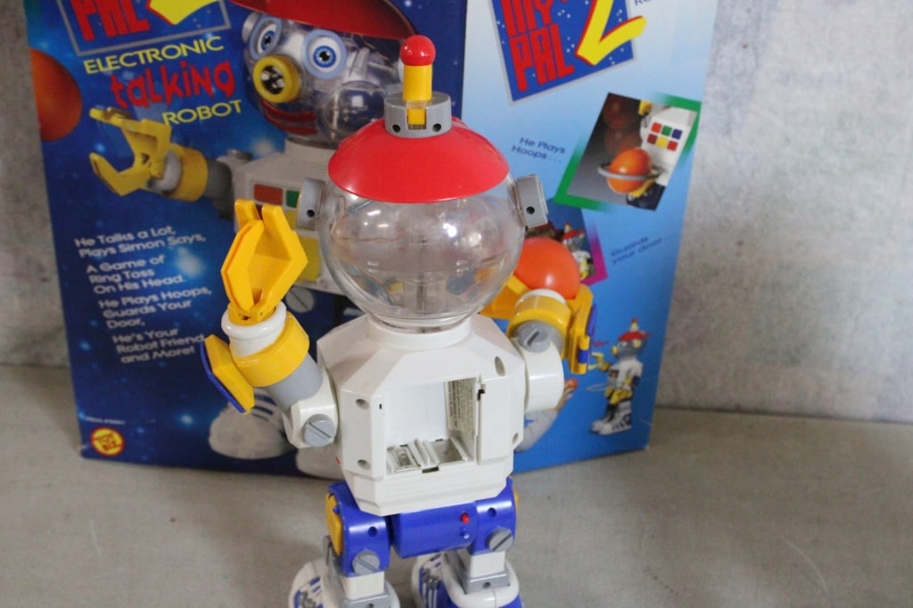 My Pal 2 Talking Robot & Robotron Robot RT2 - 17