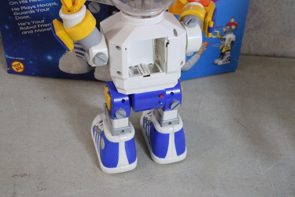 My Pal 2 Talking Robot & Robotron Robot RT2 - 18