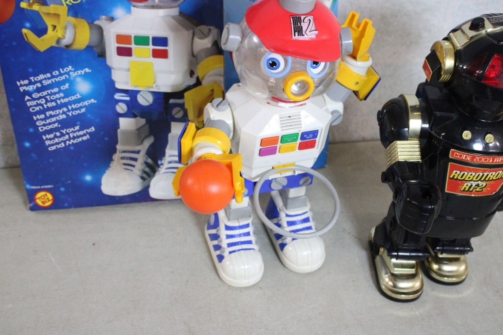 My Pal 2 Talking Robot & Robotron Robot RT2 - 3