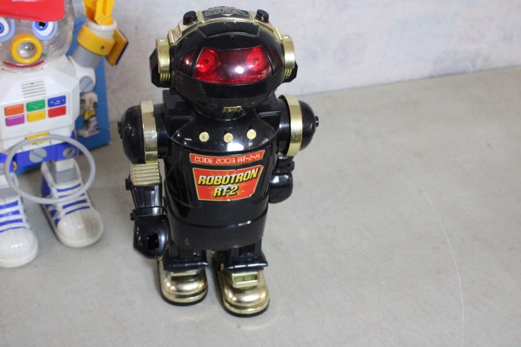 My Pal 2 Talking Robot & Robotron Robot RT2 - 7