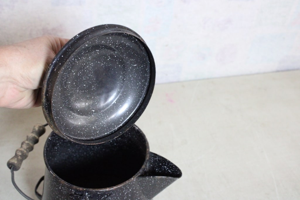 2 Graniteware Cowboy Campfire Coffee Pots - 12