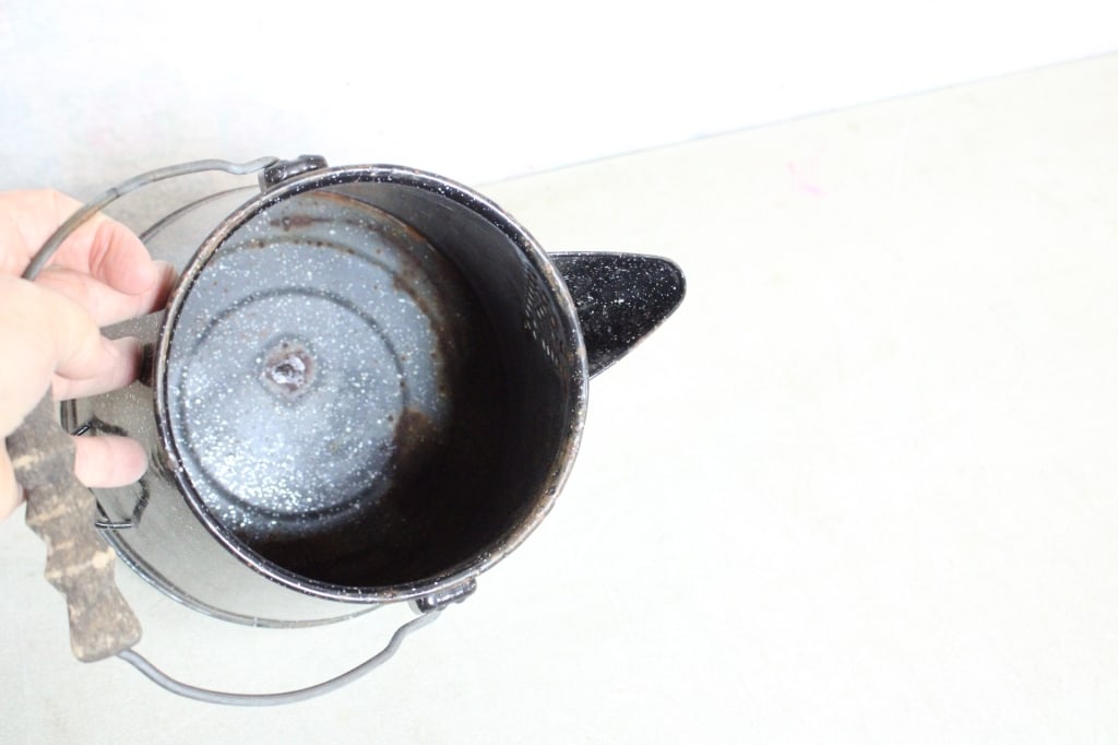 2 Graniteware Cowboy Campfire Coffee Pots - 14