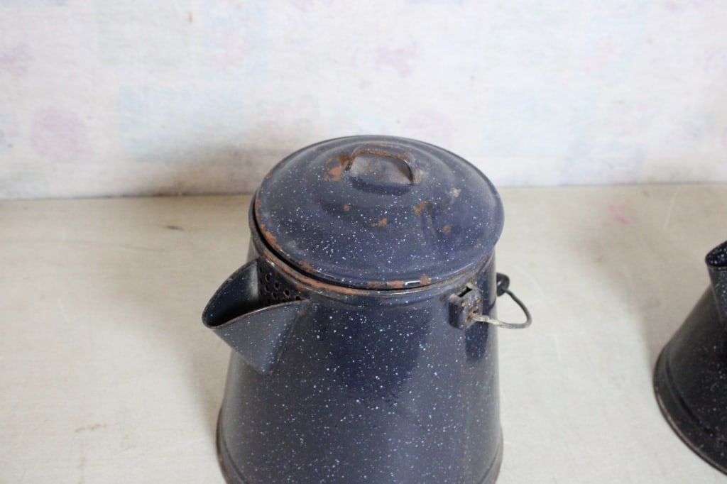 2 Graniteware Cowboy Campfire Coffee Pots - 3