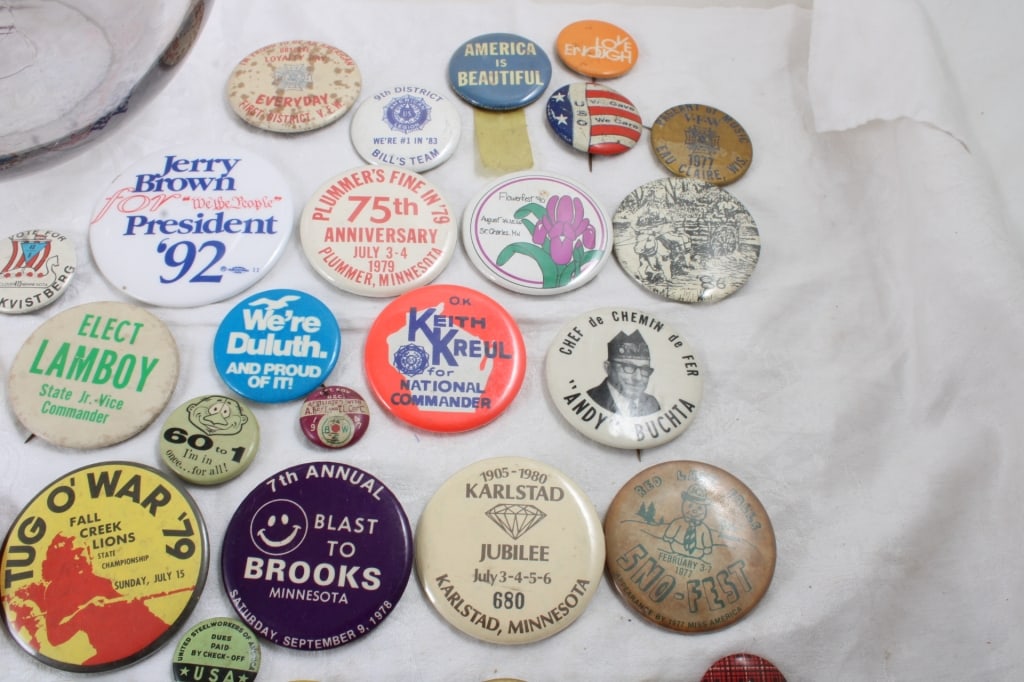 Vintage Fish Bowl & Advertising Pinbacks - 16