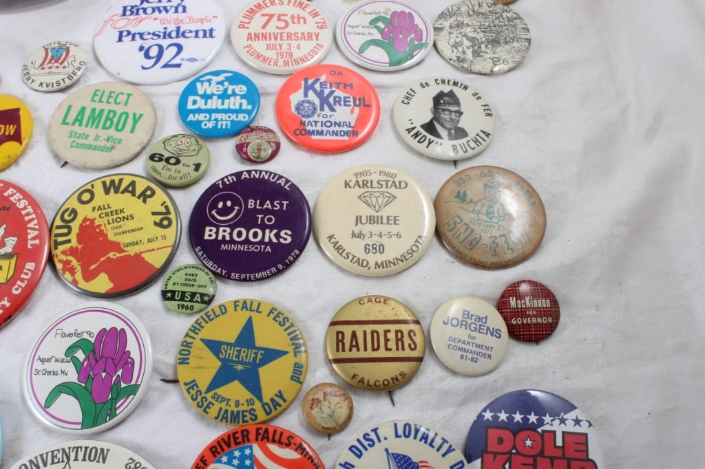 Vintage Fish Bowl & Advertising Pinbacks - 17
