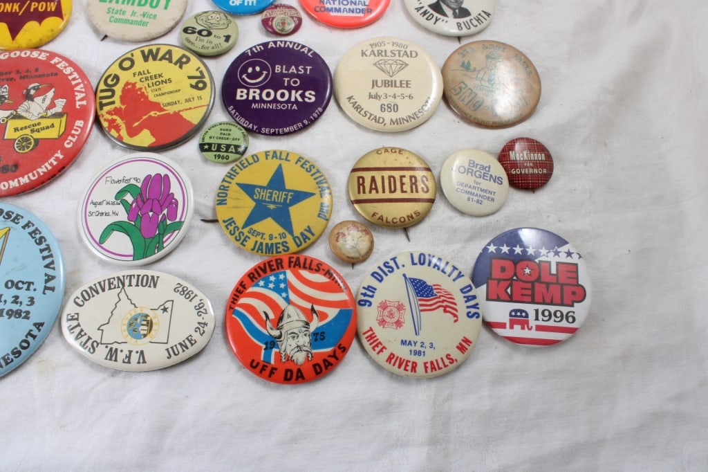 Vintage Fish Bowl & Advertising Pinbacks - 18
