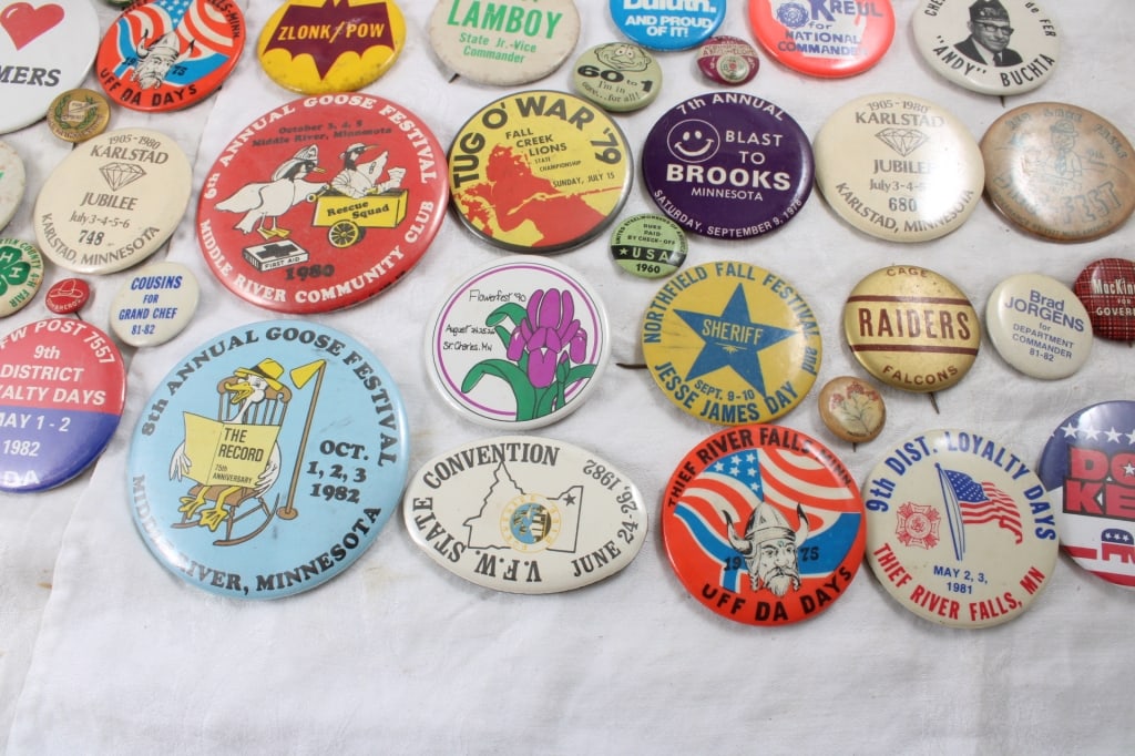 Vintage Fish Bowl & Advertising Pinbacks - 19
