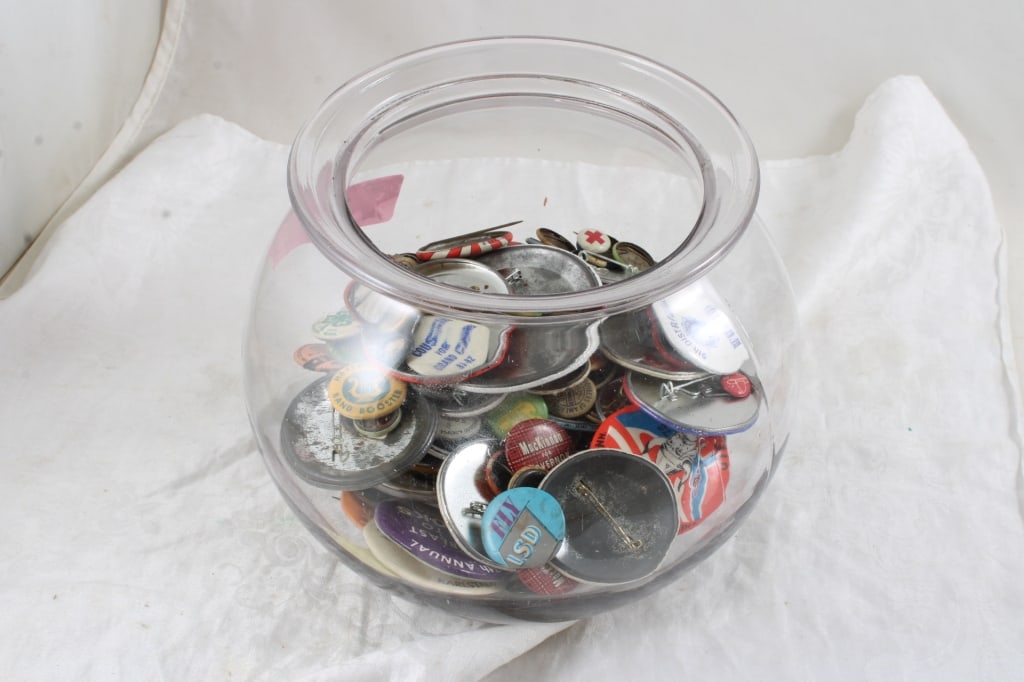 Vintage Fish Bowl & Advertising Pinbacks - 20