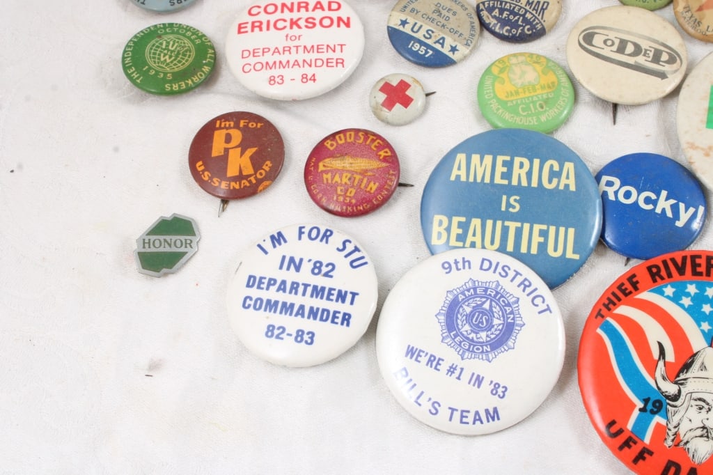 Vintage Fish Bowl & Advertising Pinbacks - 6