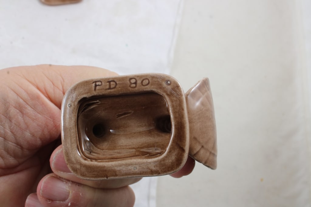 25 Porcelain Figural & Other Napkin Rings - 13