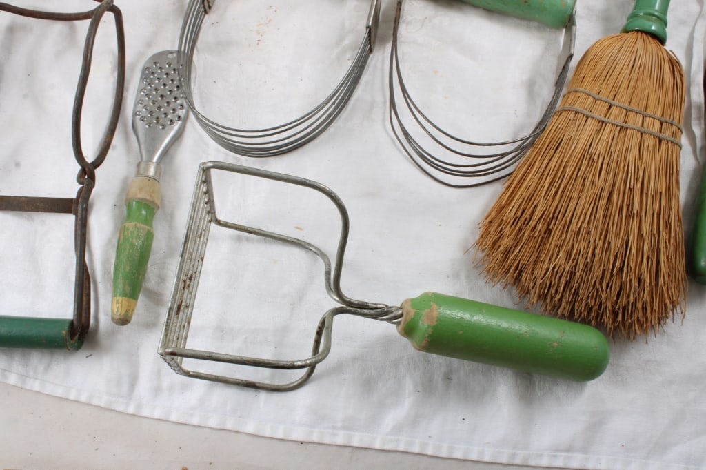 Antique Green Handle Kitchen Utensils - 10