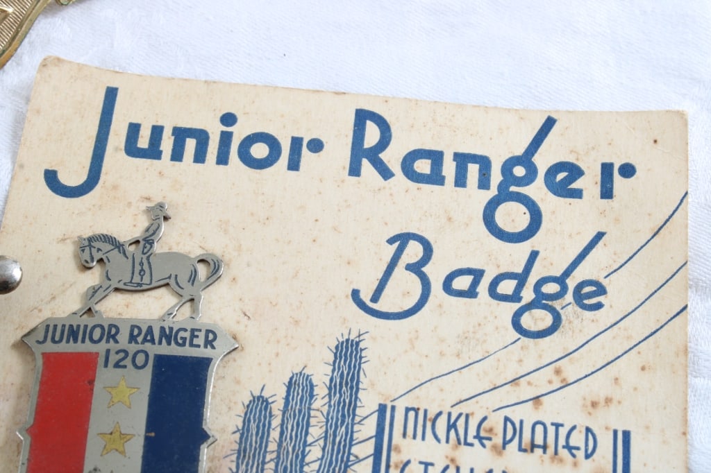 6 1950s Badges -Melvin Purvis Junior G-Man & More - 2