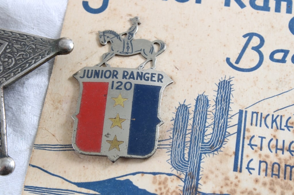 6 1950s Badges -Melvin Purvis Junior G-Man & More - 3