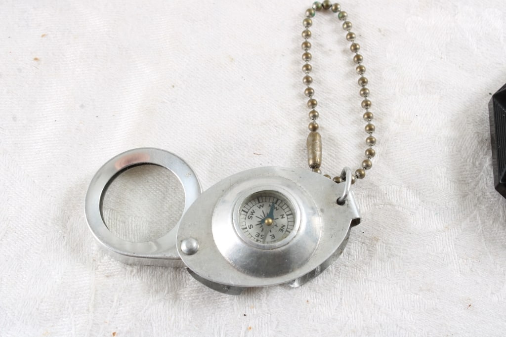 Military, Leedawl & Key Chain Compasses - 10