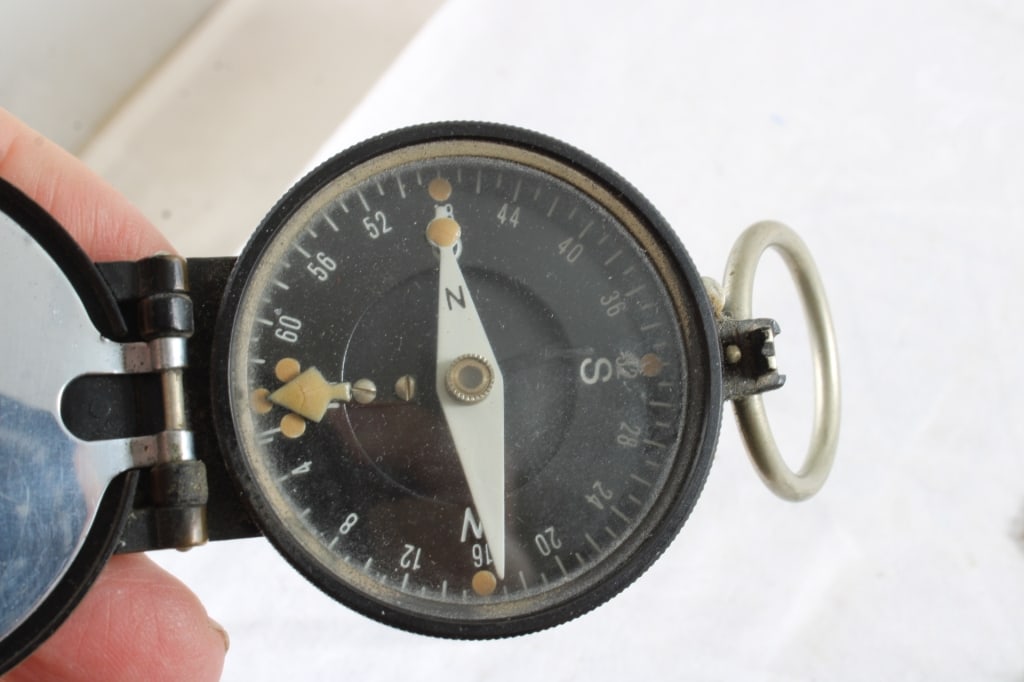 Military, Leedawl & Key Chain Compasses - 7