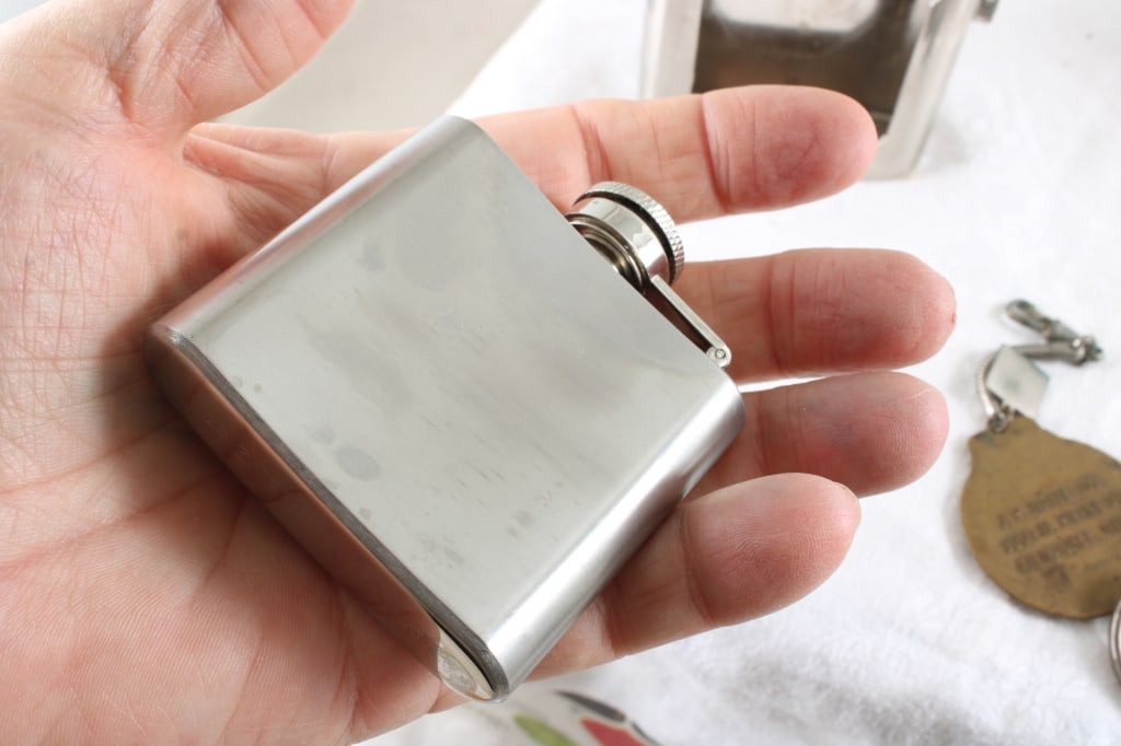 Carroo Flask Belt Buckle, 6 Key Chains & Watch Fob - 16