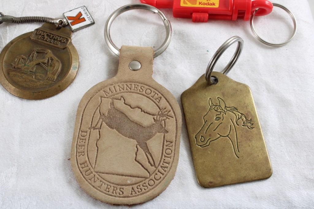 Carroo Flask Belt Buckle, 6 Key Chains & Watch Fob - 7