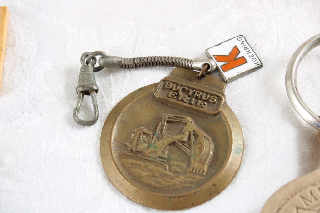 Carroo Flask Belt Buckle, 6 Key Chains & Watch Fob - 8