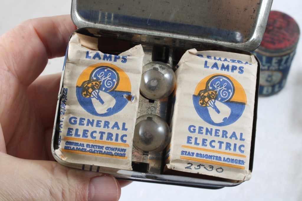 Vintage Advertising Tins & Boxes -Sample Sizes - 15