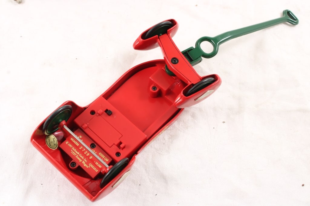 Cast Iron Express Flyer & Hallmark Scamp Wagons - 6