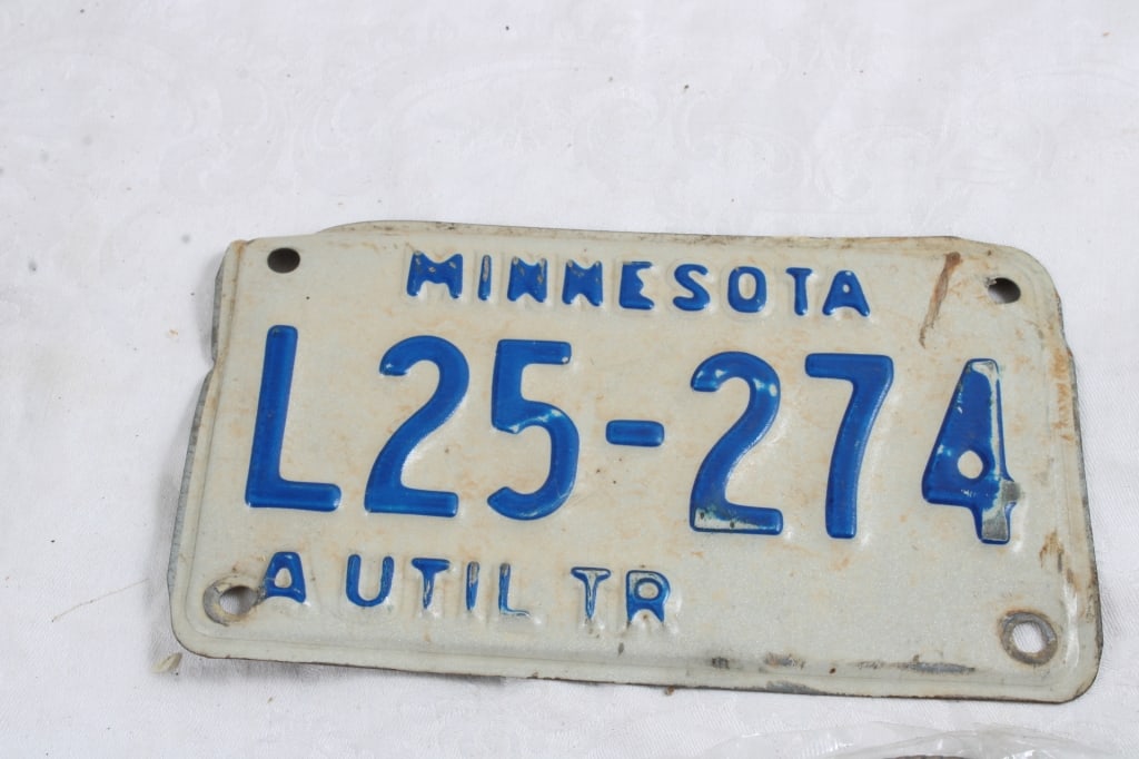 MN Utility Plate, Hesston Rodeo Buckles & More - 7