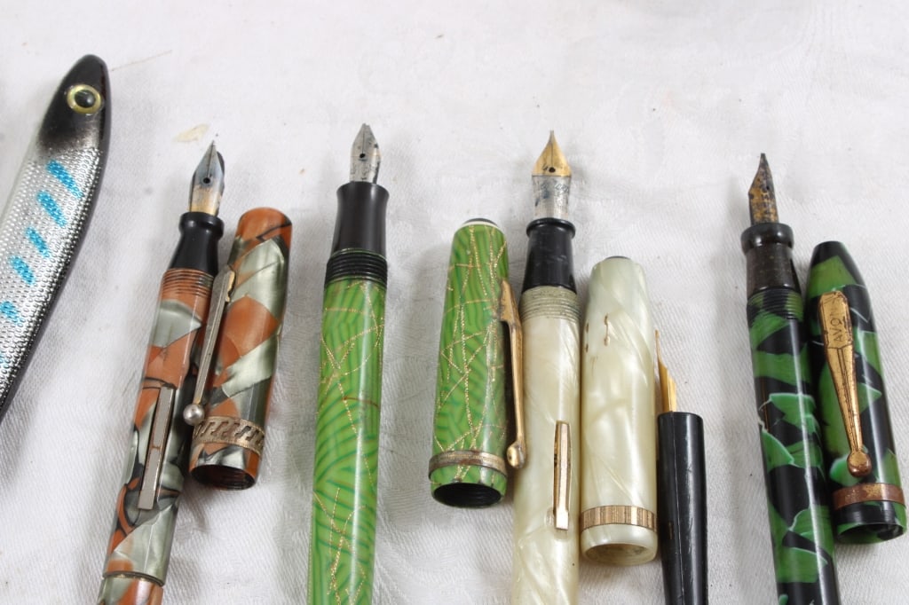 Parker Big Red & Fish Pens and Mechanical Pencils - 8