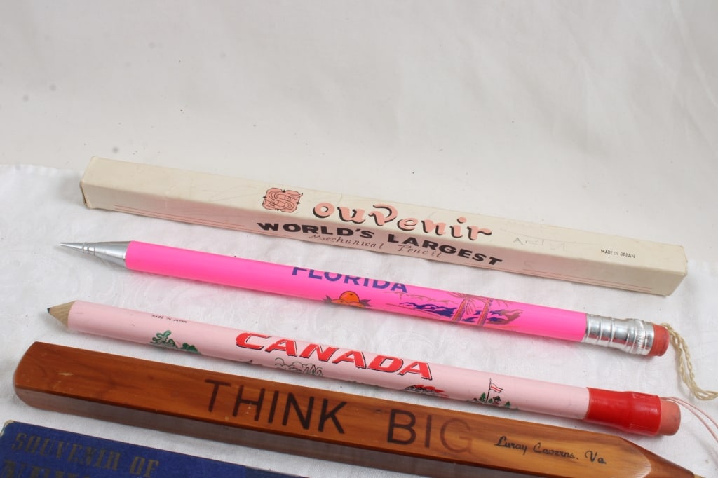 1939 New York Worlds Fair & Other Large Pencils - 11