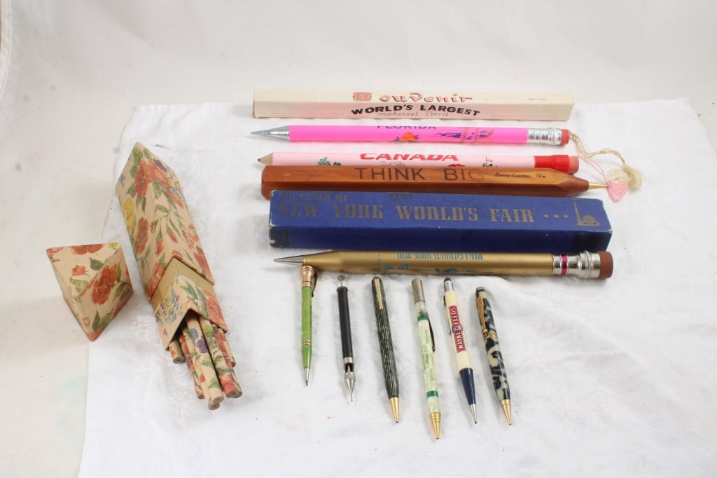 1939 New York Worlds Fair & Other Large Pencils (1 of 11)