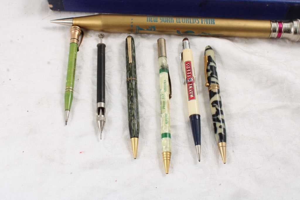 1939 New York Worlds Fair & Other Large Pencils - 5
