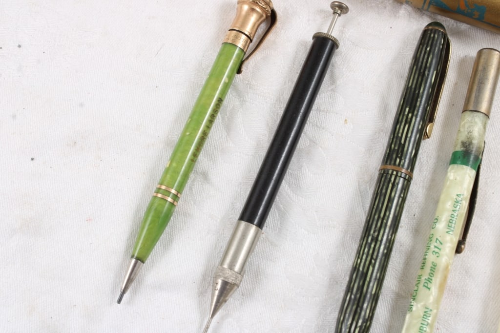 1939 New York Worlds Fair & Other Large Pencils - 7