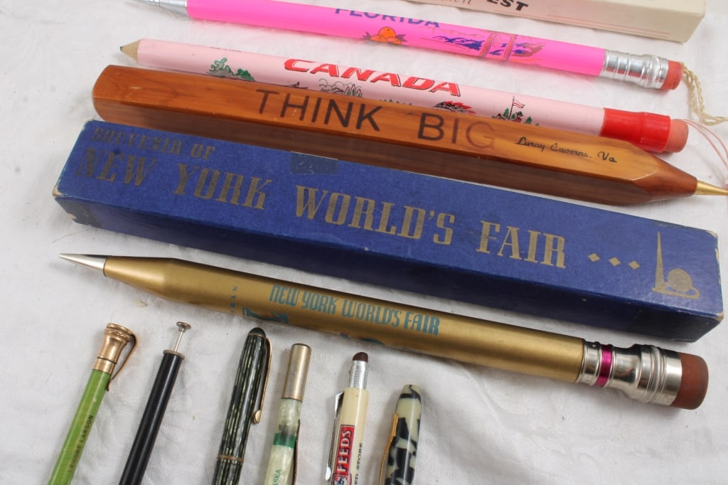 1939 New York Worlds Fair & Other Large Pencils - 9