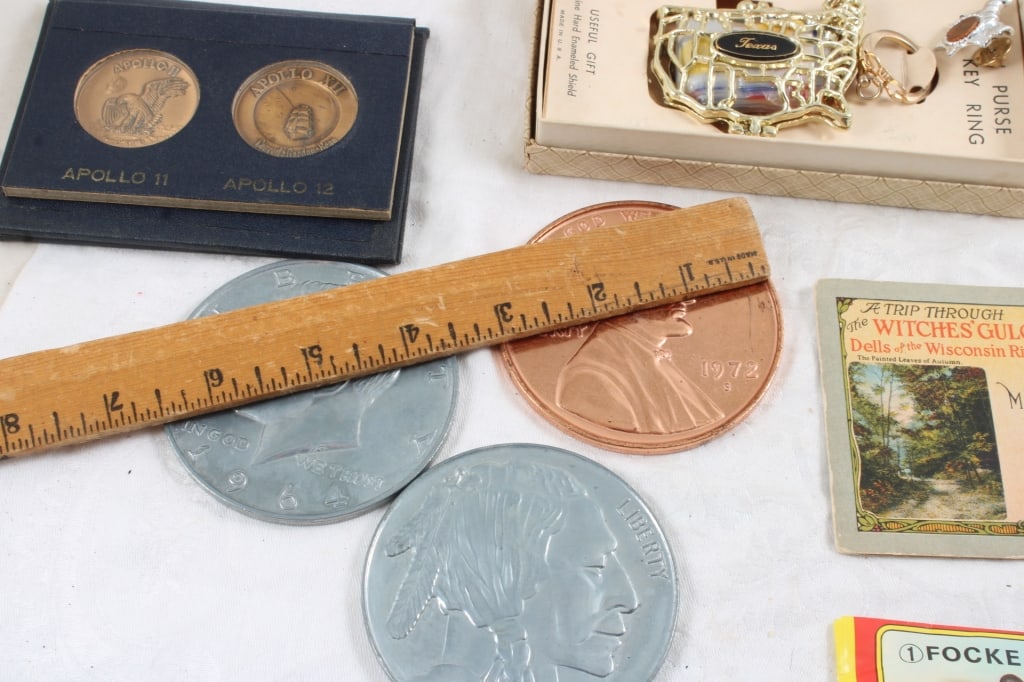 Best Toy Balsa Planes, Ohio Art Tin Bank & More - 17