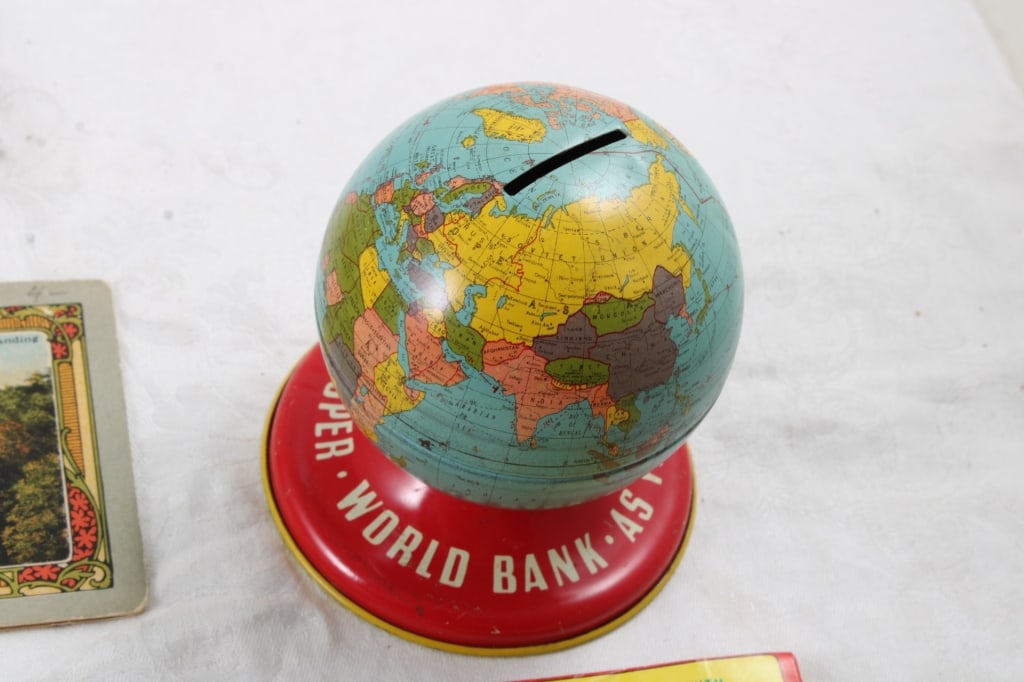 Best Toy Balsa Planes, Ohio Art Tin Bank & More - 4