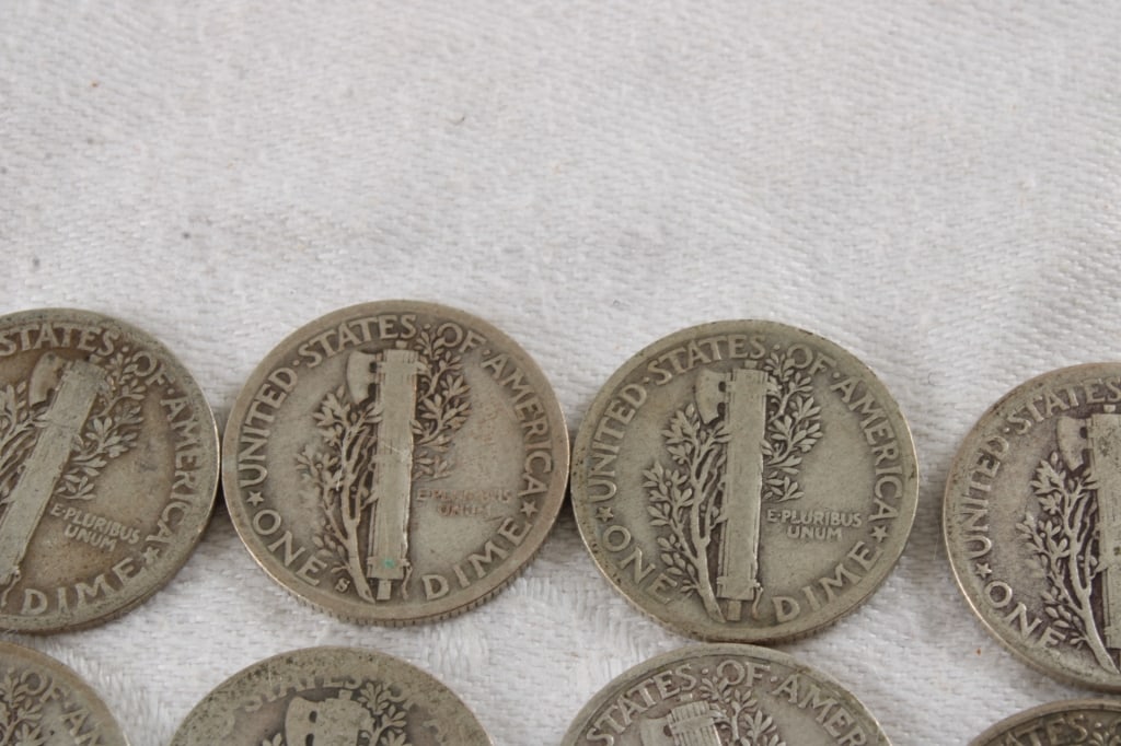 28 Mercury Silver Dimes - 19