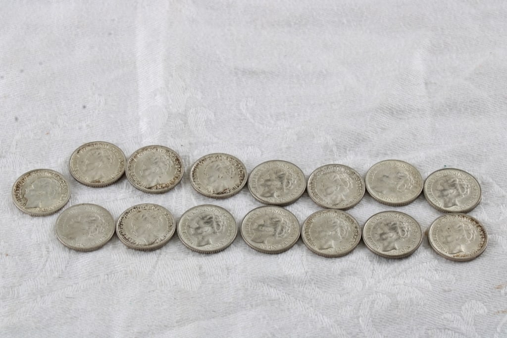 15 Netherlands 64% Silver Dimes: 15 Netherlands 64% Silver Dimes - Lot Size 2" x 2" x 1". .5 Lb. All information and photos, which are part of the description, are intended to be as accurate as possible, but errors are possible. No