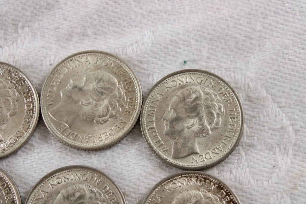 15 Netherlands 64% Silver Dimes - 2