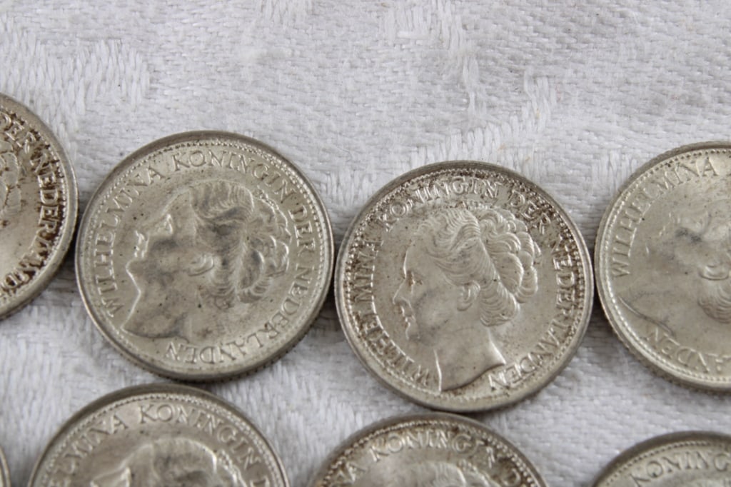 15 Netherlands 64% Silver Dimes - 4