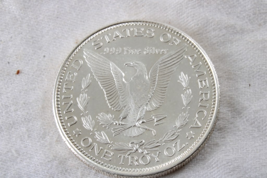 1 Troy Oz .999 Fine Silver Lady Liberty Round - 3