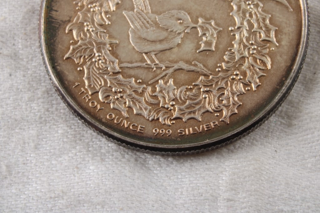 1986 Silver Christmas Round 1 Oz .999 Fine Silver - 4