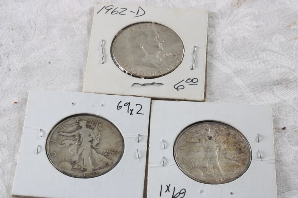 2 1943 Walking Liberty Halves, 1962D Franklin Half: 2 1943 Walking Liberty Halves, 1962D Franklin Half - Lot Size 2" x 2" x 1". .5 Lb. All information and photos, which are part of the description, are intended to be as accurate as possible, but