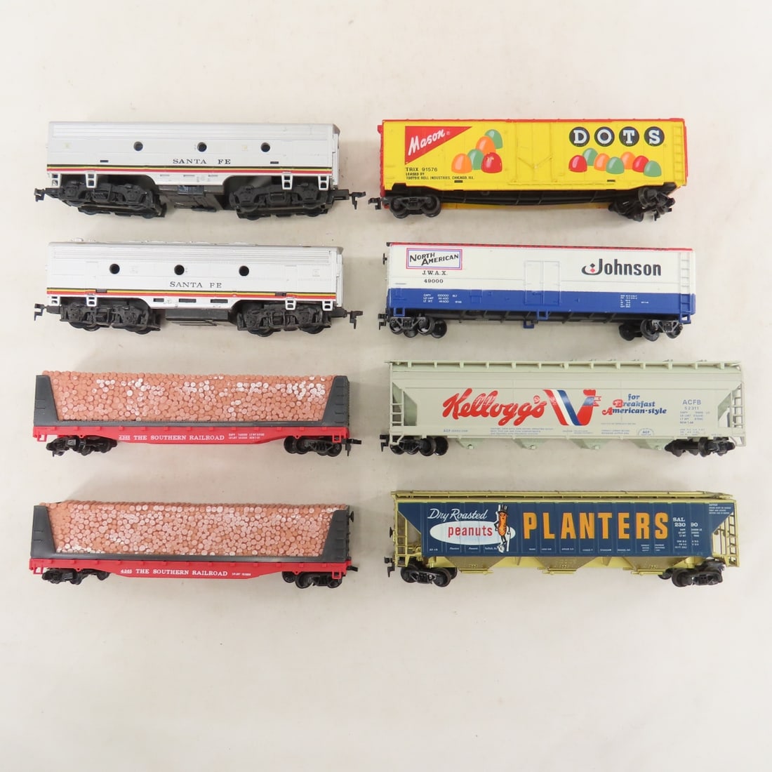 Santa Fe Engines and Loose HO Train Cars - 6