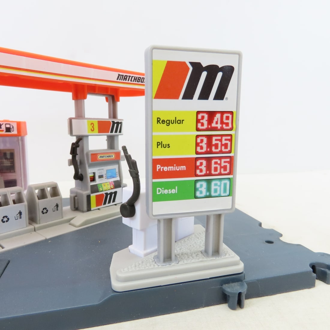 70+ Diecast cars in 2 Cases, Matchbox Gas Station - 13